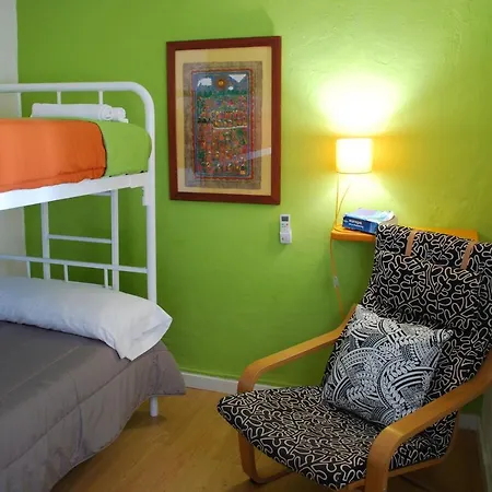 Backpacker Al-katre Bed and breakfast