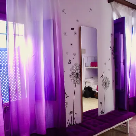 Backpacker Al-katre Bed and breakfast