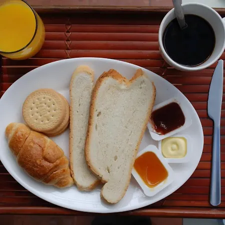 Backpacker Al-katre Bed and breakfast